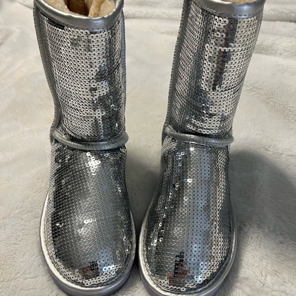 Ugg - Silver boot, worn 1 time, excellent condition, size 7, no box.